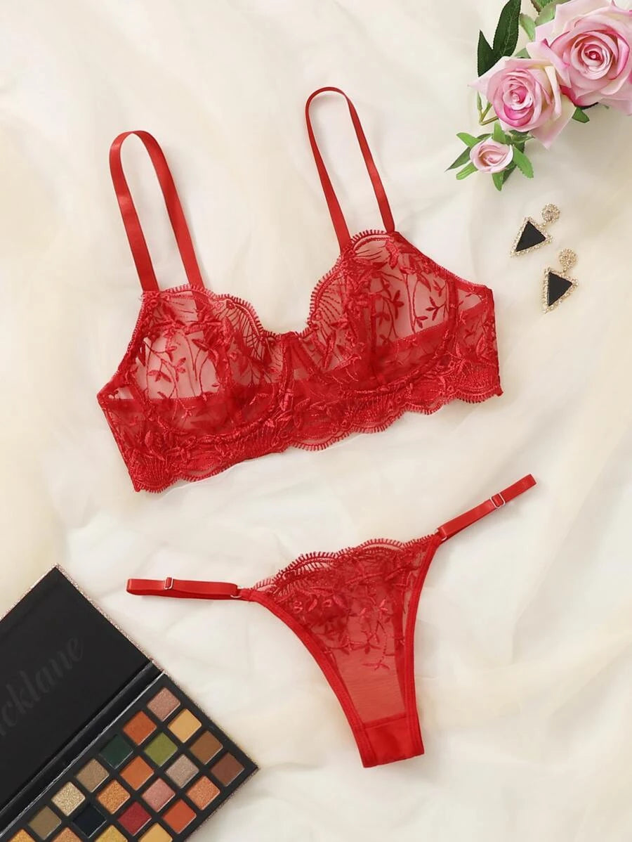 2 Pieces Embroidered Underwire Lingerie Set Red