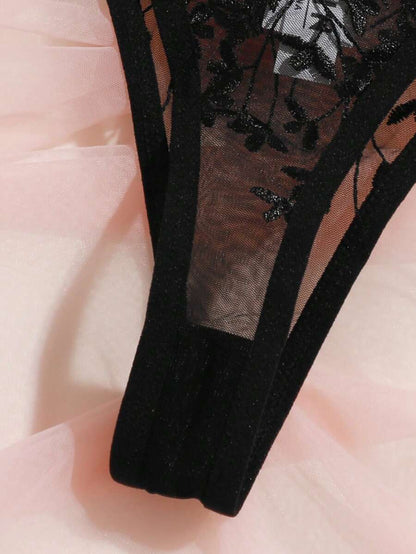 2 Pieces Embroidered Underwire Lingerie Set